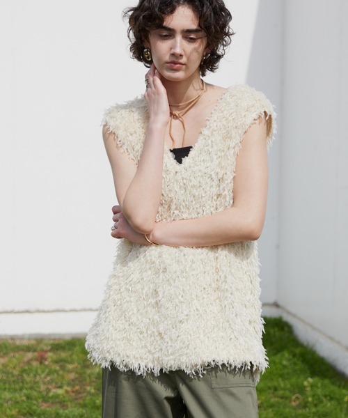 Doux archives(ドゥアルシーヴ)の「フェザー2WAYノースリベスト(シャツ/ブラウス・レディース・ブラック/アイボリー/ブラウン・FREE)」の14枚目の写真