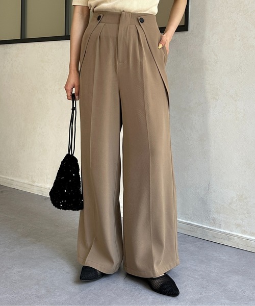【関税込み】The Garment ブラック タックパンツ セール】フラップタックパンツ(スラックス)|Thevon(ゼボン