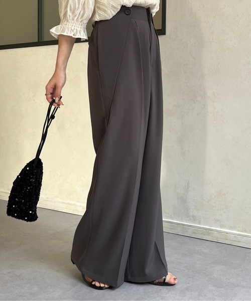 Thevon（ゼボン）の「フラップタックパンツ（スラックス・レディース・ベージュ/アイボリー/チャコールグレー・FREE）」の7枚目の写真