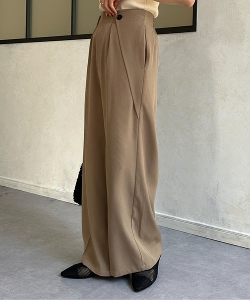 Thevon（ゼボン）の「フラップタックパンツ（スラックス・レディース・ベージュ/アイボリー/チャコールグレー・FREE）」の13枚目の写真