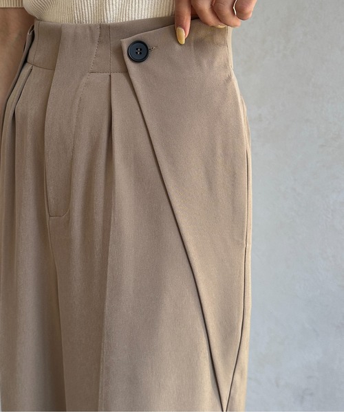 Thevon（ゼボン）の「フラップタックパンツ（スラックス・レディース・ベージュ/アイボリー/チャコールグレー・FREE）」の22枚目の写真