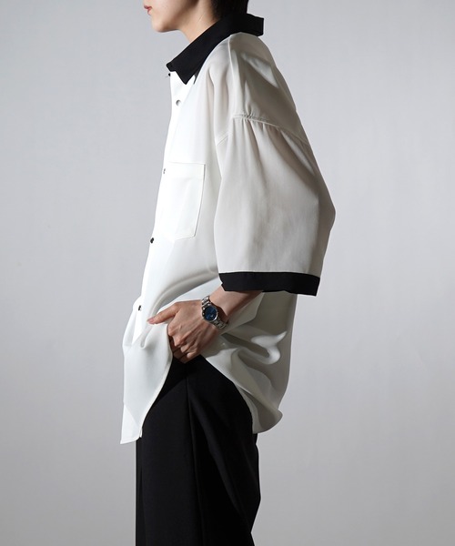 Confirm（コンファーム）の「25SS ドレープとろみ クレリック / アシンメトリー ビッグシルエット半袖シャツ【Confirm】（シャツ/ブラウス・メンズ・ホワイト/ブラック×ホワイト/ブラウン/ベージュ/ミント/ブラック/サックスブルー/グリーン系その他/グレー系その他/ブラック系その他/ホワイト系その他/ベージュ系その他・M/L）」の15枚目の写真