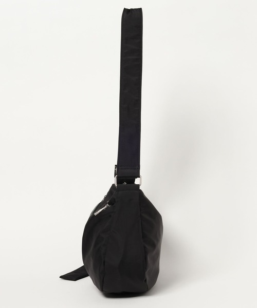 PAGEBOY（ページボーイ）の「ダブルZIPショルダー（ショルダーバッグ・レディース・オフホワイト/ブラック・ONE SIZE）」の11枚目の写真