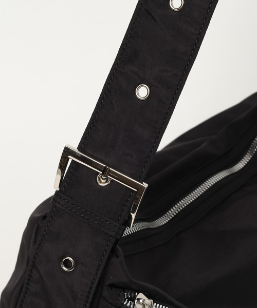 PAGEBOY（ページボーイ）の「ダブルZIPショルダー（ショルダーバッグ・レディース・オフホワイト/ブラック・ONE SIZE）」の16枚目の写真
