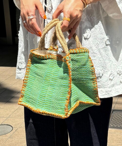 fredy emue（フレディエミュ）の「【TARANGO/タランゴ】ジュートボックスバッグ（ハンドバッグ・レディース・ベージュ/グリーン・FREE）」の6枚目の写真