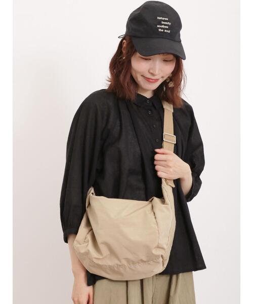 Samansa Mos2（サマンサ モスモス）の「ハーフムーンショルダーバッグ（ハンドバッグ・レディース・ベージュ/ブラック・F）」の2枚目の写真