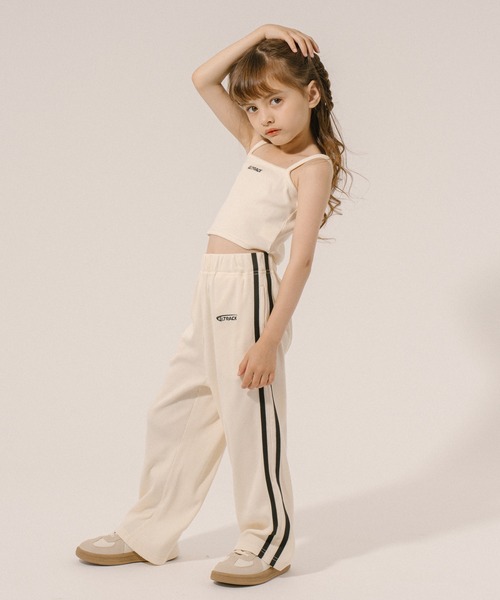 URBAN CHERRY（アーバンチェリー）の「【U.TRACK】ワンポイントサイドライントラックリブパンツ（その他パンツ・キッズ・アイボリー/ブラック・150cm/140cm/130cm/120cm/110cm）」の3枚目の写真