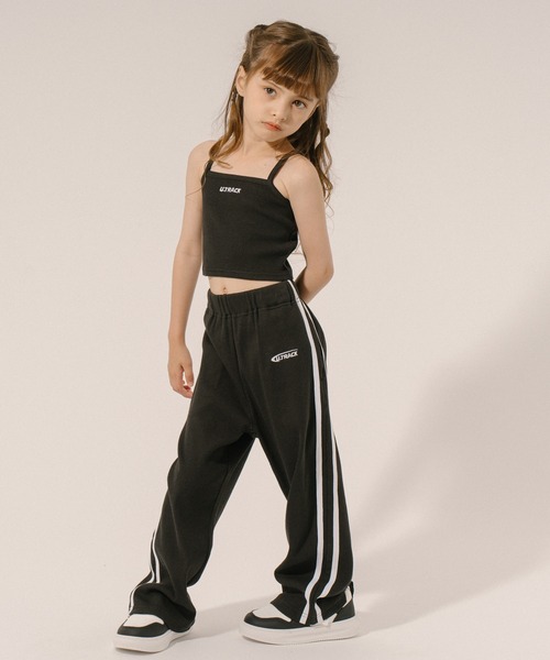 URBAN CHERRY（アーバンチェリー）の「【U.TRACK】ワンポイントサイドライントラックリブパンツ（その他パンツ・キッズ・アイボリー/ブラック・150cm/140cm/130cm/120cm/110cm）」の4枚目の写真