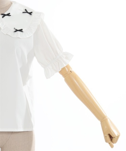 axes femme POETIQUE（アクシーズファムポエティック）の「プチリボンビッグ襟ブラウス（シャツ/ブラウス・レディース・キナリ/ホワイト/ブラック・MEDIUM）」の14枚目の写真