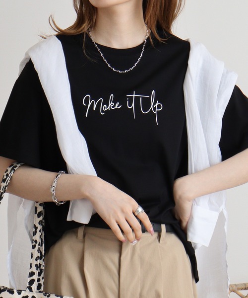 EGLANTINE(エグランティーヌ)の「Eglantine シンプルロゴTシャツ(Tシャツ/カットソー・レディース・コーラルピンク/エメラルド/ブラック/グレイッシュベージュ/イエロー・40)」の2枚目の写真