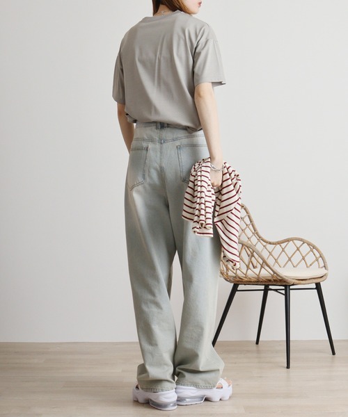EGLANTINE(エグランティーヌ)の「Eglantine シンプルロゴTシャツ(Tシャツ/カットソー・レディース・コーラルピンク/エメラルド/ブラック/グレイッシュベージュ/イエロー・40)」の14枚目の写真