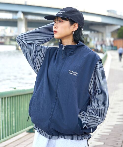 FFEIN（フェイン）の「【FFEIN(フェイン)】リバーシブルナイロンベスト / 刺繍 フルジップ ドローコード（ベスト・メンズ・グレー/ネイビー/ブラック・MEDIUM/SMALL/LARGE）」の18枚目の写真