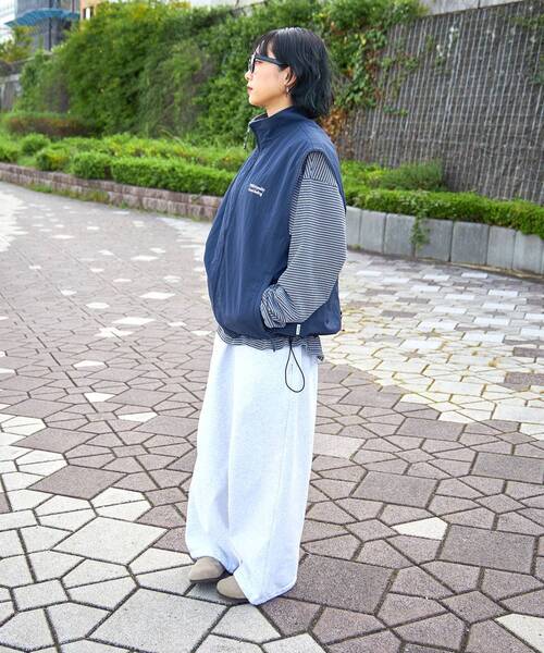 FFEIN（フェイン）の「【FFEIN(フェイン)】リバーシブルナイロンベスト / 刺繍 フルジップ ドローコード（ベスト・メンズ・グレー/ネイビー/ブラック・MEDIUM/SMALL/LARGE）」の11枚目の写真