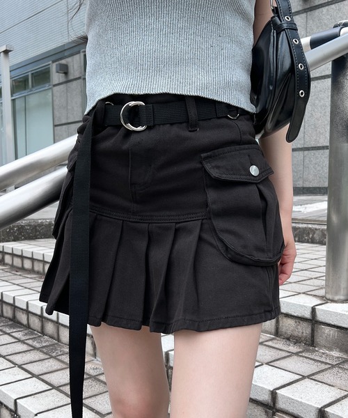 Figments（フィグメンツ）の「プリーツヘムデニムカーゴミニスカート（デニムスカート・レディース・ブラック・SMALL/MEDIUM）」の2枚目の写真