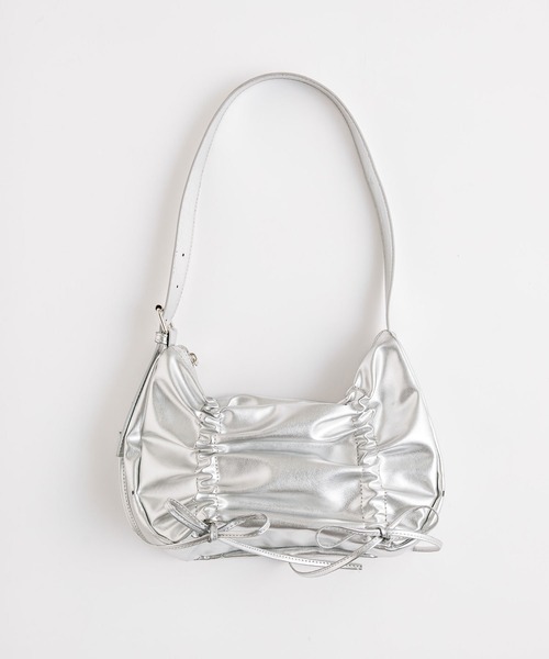 OLIVE des OLIVE(オリーブデオリーブ)の「ドロストリボンバッグ(ショルダーバッグ・レディース・ブラック/ピンク/シルバー/ホワイト系その他・FREE)」の4枚目の写真