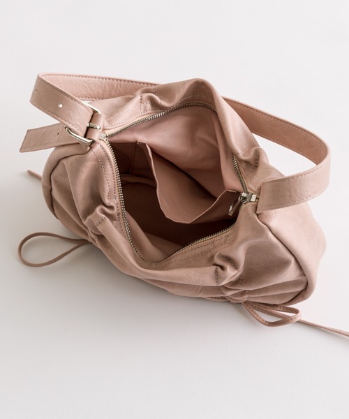 OLIVE des OLIVE(オリーブデオリーブ)の「ドロストリボンバッグ(ショルダーバッグ・レディース・ブラック/ピンク/シルバー/ホワイト系その他・FREE)」の7枚目の写真