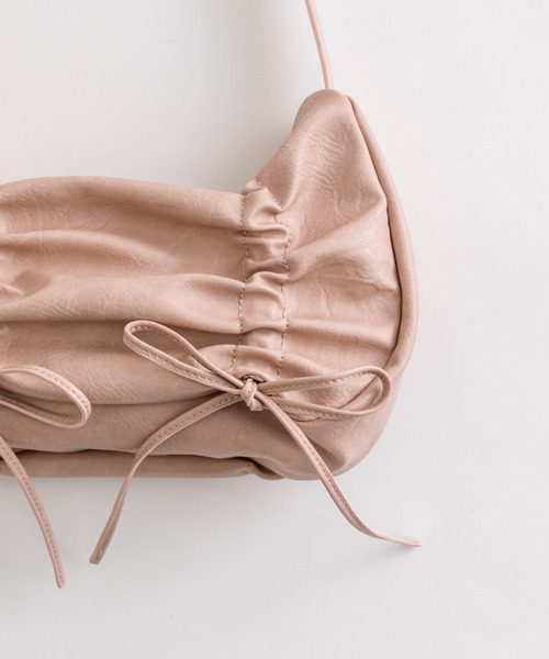 OLIVE des OLIVE(オリーブデオリーブ)の「ドロストリボンバッグ(ショルダーバッグ・レディース・ブラック/ピンク/シルバー/ホワイト系その他・FREE)」の9枚目の写真