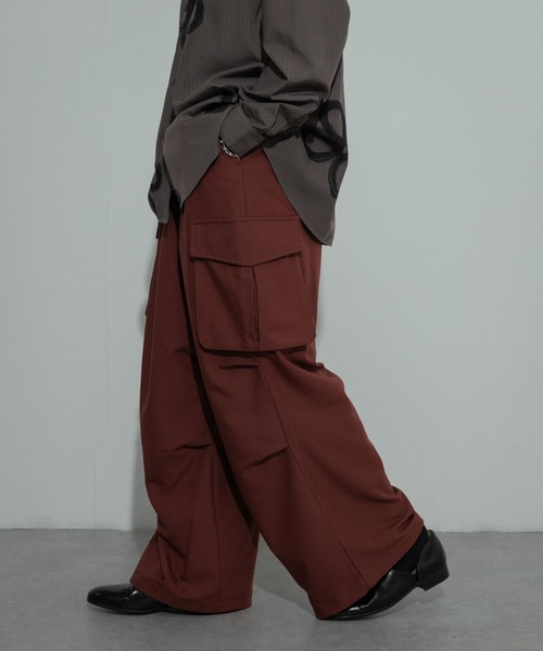 SENSE OF PLACE by URBAN RESEARCH（センスオブプレイスバイアーバンリサーチ）の「『セットアップ対応』『ユニセックス』ワイドカーゴパンツ（カーゴパンツ・メンズ・ブラウン/グレー/ブラック・LARGE/MEDIUM/SMALL）」の3枚目の写真