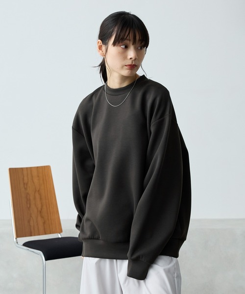 MONO-MART(モノマート)の「イージードライダンボールニットプルオーバースウェット(スウェット・レディース・グレイッシュブルー/ダークグレー/ダークブラウン/ライトグレー/ダークネイビー/グレイッシュベージュ/ブラック/オフホワイト・M/S/L)」の5枚目の写真