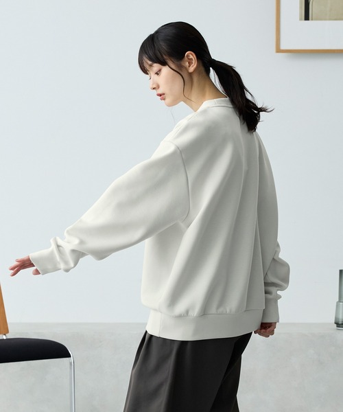 MONO-MART(モノマート)の「イージードライダンボールニットプルオーバースウェット(スウェット・レディース・グレイッシュブルー/ダークグレー/ダークブラウン/ライトグレー/ダークネイビー/グレイッシュベージュ/ブラック/オフホワイト・M/S/L)」の2枚目の写真