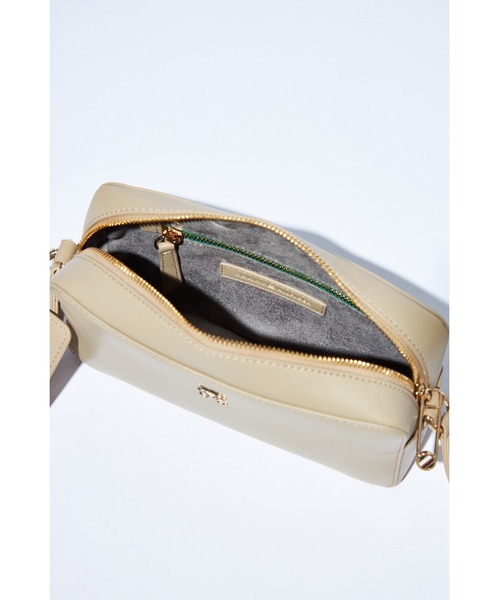 TOMMY HILFIGER（トミーヒルフィガー）の「【オンライン限定】モノタイプショルダーバッグ（ショルダーバッグ・レディース・ベージュ/ブラック・FREE）」の14枚目の写真