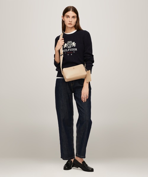 TOMMY HILFIGER（トミーヒルフィガー）の「【オンライン限定】モノタイプショルダーバッグ（ショルダーバッグ・レディース・ベージュ/ブラック・FREE）」の12枚目の写真