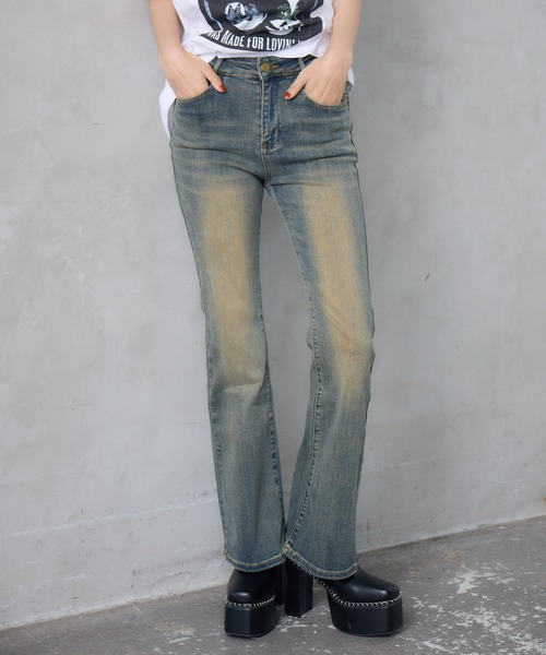 ENVYM（アンビー）の「ウォッシュドストレッチフレアデニム（デニムパンツ・レディース・ブルー・SMALL/MEDIUM）」の3枚目の写真