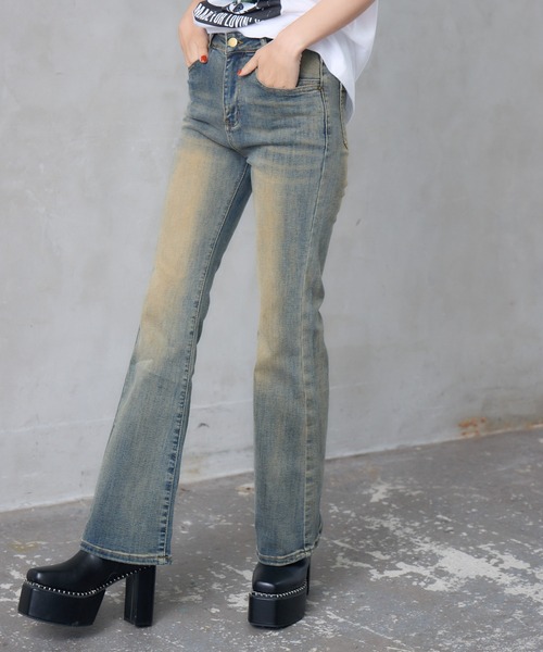 ENVYM（アンビー）の「ウォッシュドストレッチフレアデニム（デニムパンツ・レディース・ブルー・SMALL/MEDIUM）」の4枚目の写真