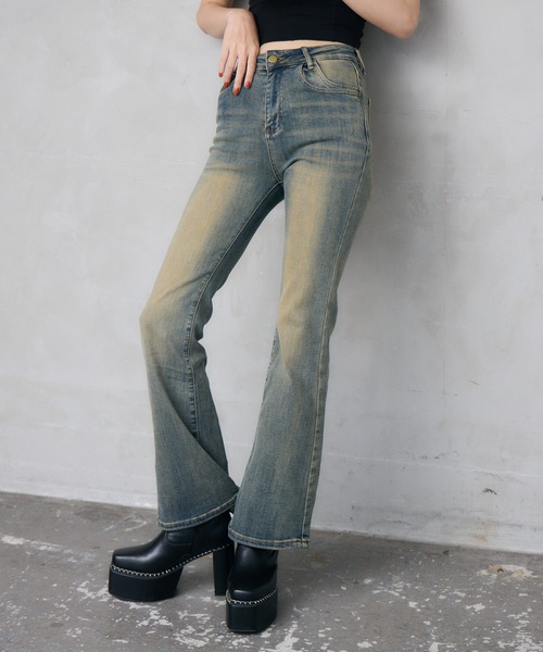 ENVYM（アンビー）の「ウォッシュドストレッチフレアデニム（デニムパンツ・レディース・ブルー・SMALL/MEDIUM）」の12枚目の写真