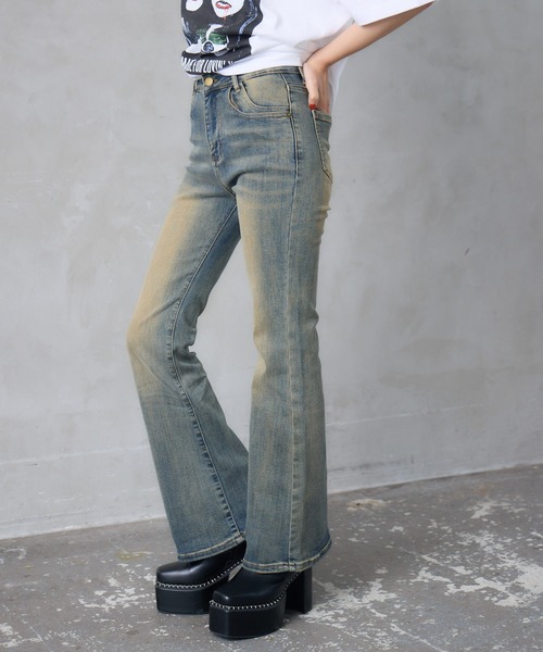 ENVYM（アンビー）の「ウォッシュドストレッチフレアデニム（デニムパンツ・レディース・ブルー・SMALL/MEDIUM）」の22枚目の写真