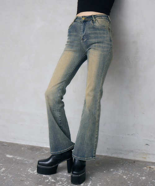 ENVYM（アンビー）の「ウォッシュドストレッチフレアデニム（デニムパンツ・レディース・ブルー・SMALL/MEDIUM）」の17枚目の写真