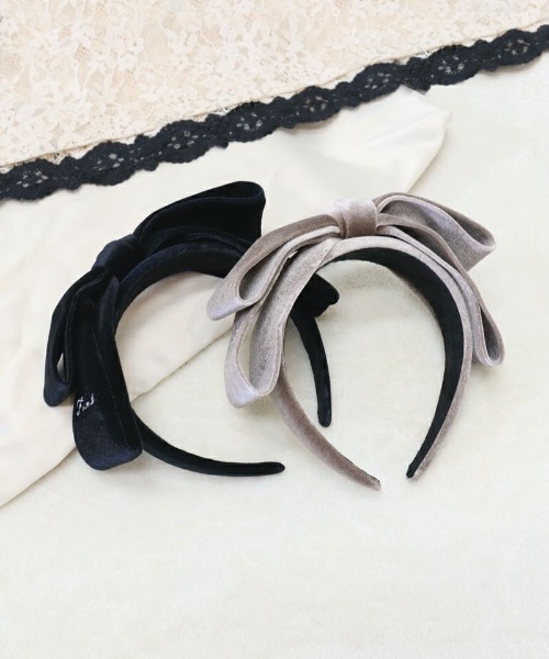 F i.n.t(フィント)の「ロゴ刺繍入りベロアリボンカチューシャ/fint フィント(カチューシャ・レディース・ベージュ・FREE)」の2枚目の写真