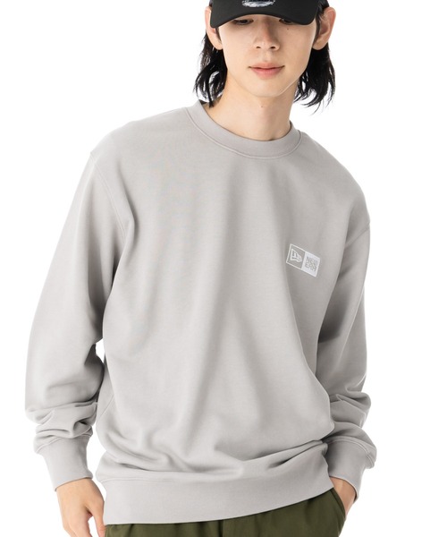 NEW ERA（ニューエラ）の「ニューエラ 長袖トレーナー ボックスロゴ ONSPOTZ別注（スウェット・メンズ・グレー/ブラック/ストーン/グレー系その他/ネイビー/ベージュ/ピンク/ブラウン/ライトグレー/ホワイト/ダークグリーン・S/M/L/XL/XXL）」の4枚目の写真