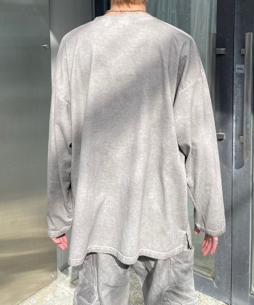 Never mind the XU / Chikashitsu+（ネバーマインド ザ エックスユー / チカシツプラス）の「韓国ファッション nmtc + エヌエムティーシープラス galaxy pigment long sleeve tee ギャラクシーピグメントロングスリーブTシャツ ロゴTシャツ ロンT 長袖Tシャツ オーバーサイズ 韓国ストリート ストリートファッション Y2K（Tシャツ/カットソー・メンズ・チャコール/グレー・ONE SIZE）」の12枚目の写真