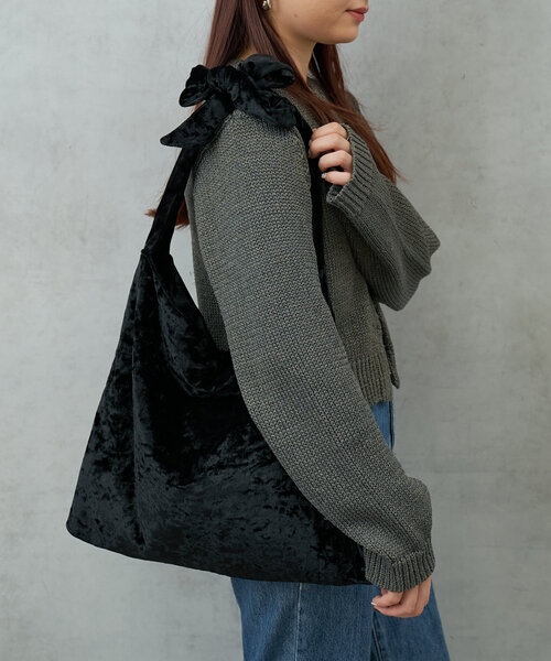 Actually（アクチュアリー）の「クラッシュベロア ワンハンドルバッグ（トートバッグ・レディース・ブラック/グレー・0）」の2枚目の写真