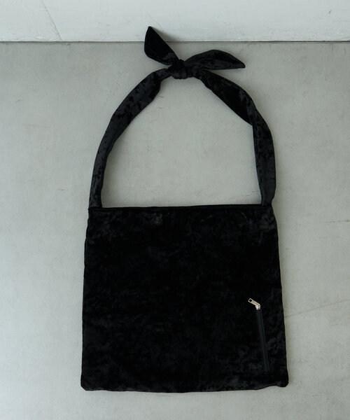 Actually（アクチュアリー）の「クラッシュベロア ワンハンドルバッグ（トートバッグ・レディース・ブラック/グレー・0）」の3枚目の写真