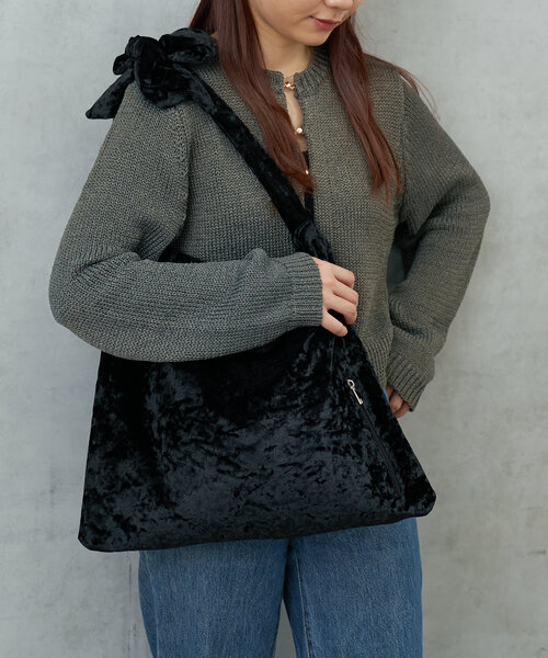 Actually（アクチュアリー）の「クラッシュベロア ワンハンドルバッグ（トートバッグ・レディース・ブラック/グレー・0）」の4枚目の写真