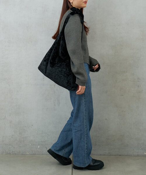 Actually（アクチュアリー）の「クラッシュベロア ワンハンドルバッグ（トートバッグ・レディース・ブラック/グレー・0）」の7枚目の写真