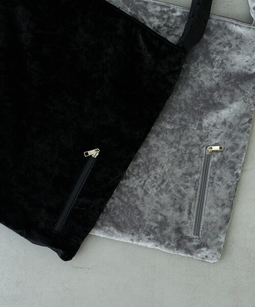 Actually（アクチュアリー）の「クラッシュベロア ワンハンドルバッグ（トートバッグ・レディース・ブラック/グレー・0）」の8枚目の写真