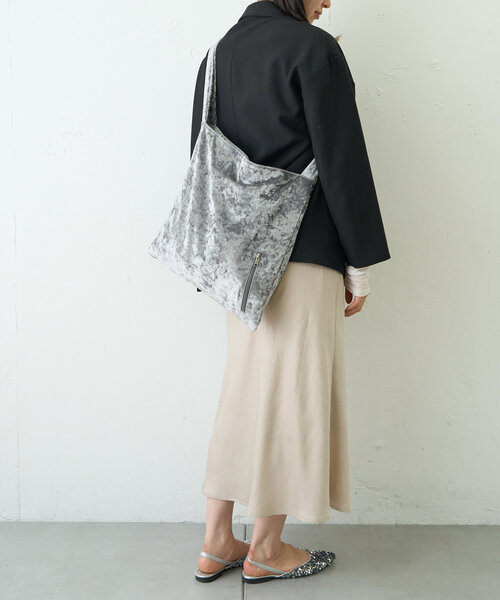 Actually（アクチュアリー）の「クラッシュベロア ワンハンドルバッグ（トートバッグ・レディース・ブラック/グレー・0）」の10枚目の写真