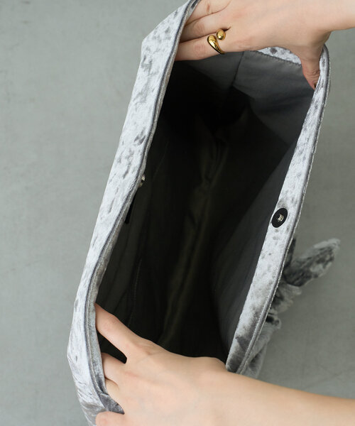 Actually（アクチュアリー）の「クラッシュベロア ワンハンドルバッグ（トートバッグ・レディース・ブラック/グレー・0）」の13枚目の写真