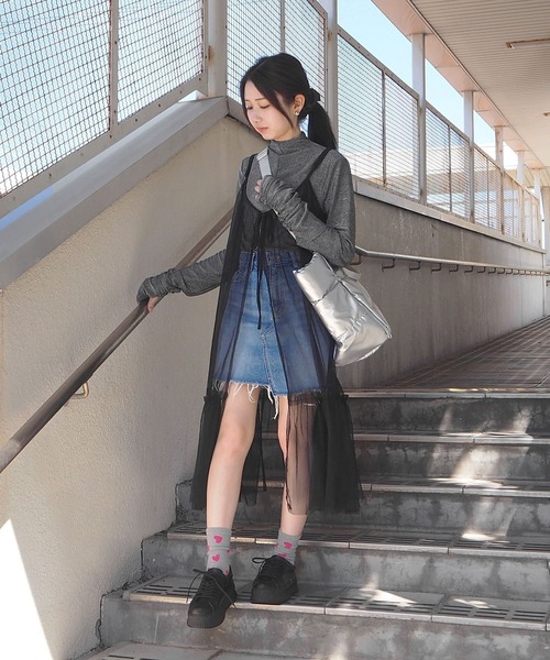 minia（ミニア）の「トラックソールローカットスニーカー（スニーカー・レディース・ホワイト/ブラック/シルバー・S/M/L/LL）」の5枚目の写真