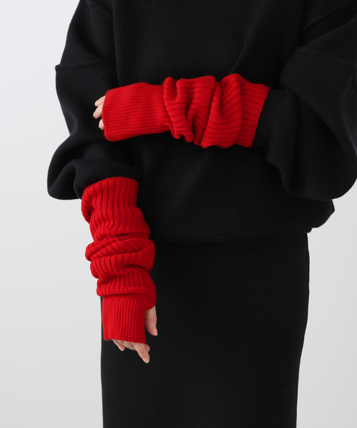 JOURNAL STANDARD（ジャーナルスタンダード）の「■■キャリー回収スーパーファインメリノアームウォーマー（アームカバー・レディース・レッド/キャメル/チャコールグレー・FREE）」の4枚目の写真