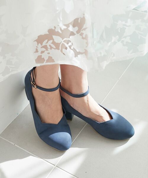 MAJESTIC LEGON(マジェスティックレゴン)の「ふかふかスカラップパンプス(パンプス・レディース・ピンク/レッド/ブラック/アイボリー/ネイビー/ホワイト系その他2/ブラック系その他3・SMALL/X-LARGE/LARGE/MEDIUM)」の13枚目の写真