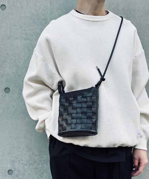 黒レザー編み込みショルダーバッグ 黒 編み込みレザー ショルダーバッグ