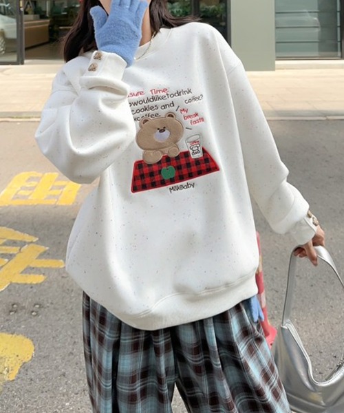 aimoha(アイモハ)の「キャラクタープリント裏起毛スウェット(スウェット・レディース・ホワイト/ピンク/オフホワイト・FREE)」の8枚目の写真