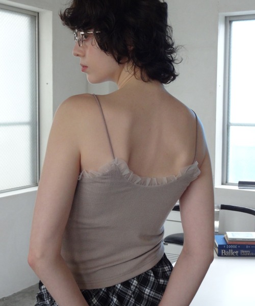 idem（イデム）の「cup in tulle frill camisole／カップインフリル付きキャミソール（キャミソール・レディース・レッド/グレイッシュベージュ/ブラック・FREE）」の17枚目の写真