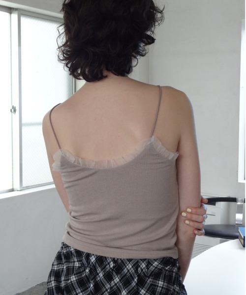 idem（イデム）の「cup in tulle frill camisole／カップインフリル付きキャミソール（キャミソール・レディース・レッド/グレイッシュベージュ/ブラック・FREE）」の15枚目の写真