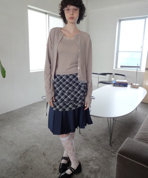 idem(イデム)の「cup in tulle frill camisole/カップインフリル付きキャミソール(キャミソール・レディース・レッド/グレイッシュベージュ/ブラック/グレー・FREE)」の19枚目の写真