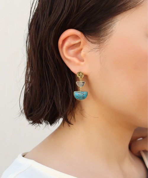 KU-CROISSANT（クークロワッサン）の「天然石　ダブルセミサークルピアス（ピアス（両耳用）・レディース・ライトグリーン/グリーン/ターコイズブルー/グレー・ONE SIZE）」の4枚目の写真